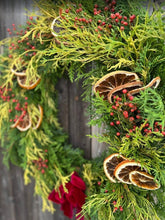 Load image into Gallery viewer, Orange Slice Wreath
